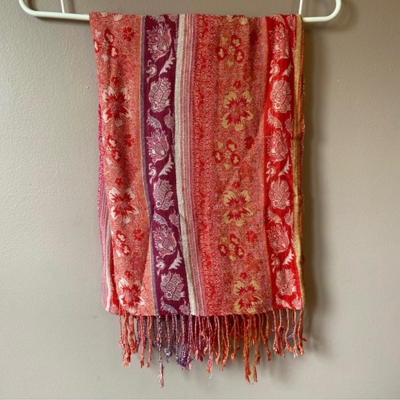✨3/$20✨ Women’s Pink & Purple Patterned Scarf - Picture 1 of 4